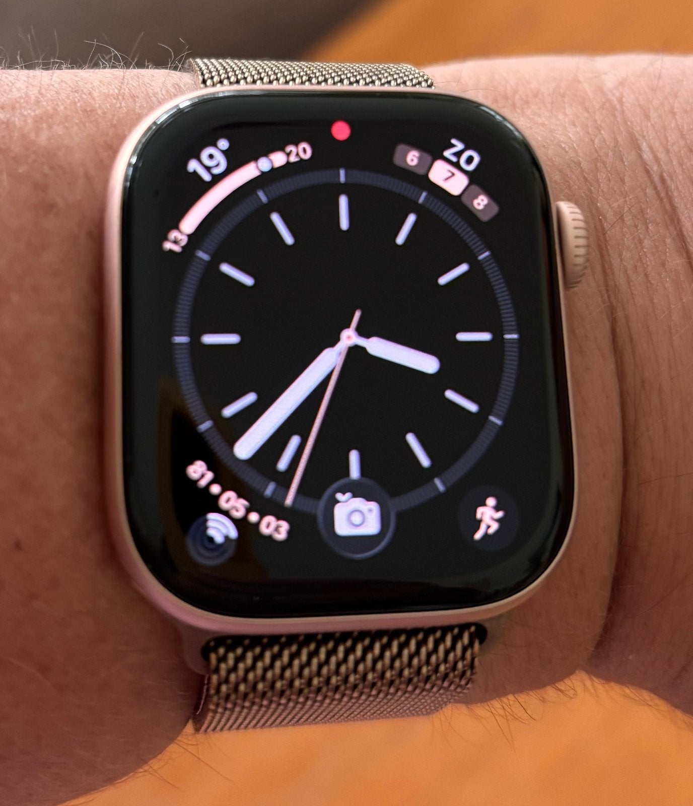 Apple Watch Series 10 – 42 mm Roségoud + Apple Milanese band, Ophalen, Zo goed als nieuw