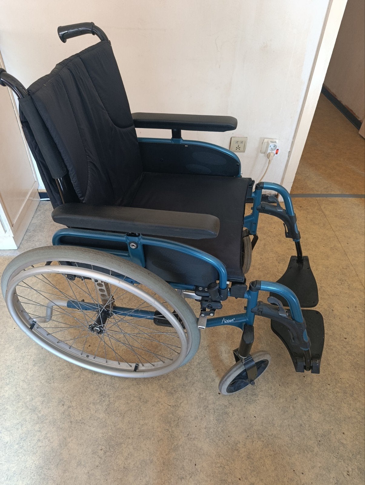 chaise roulante Invacare, Divers, Enlèvement, Pliant, Fauteuil roulant manuel