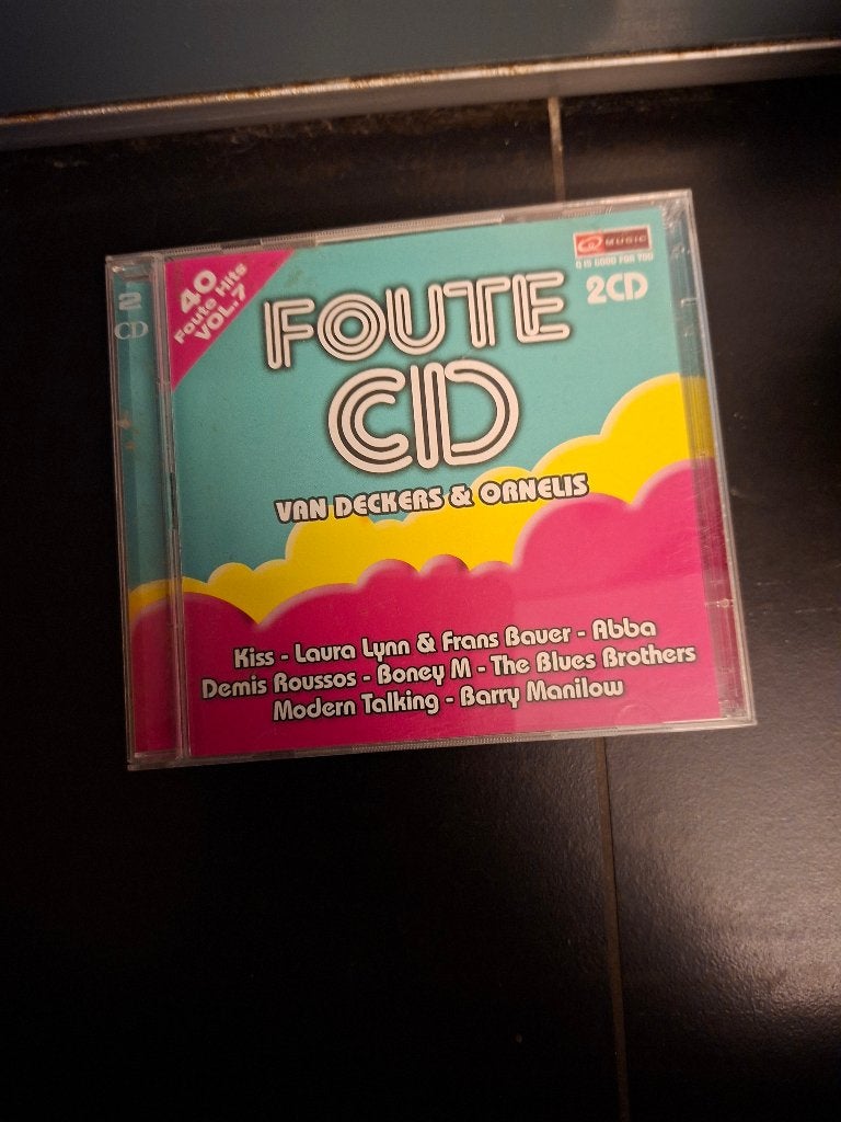 cd - various - foute cd vol 7 - 2cd, Pop, Ophalen of Verzenden, Zo goed als nieuw, Inclusief boekje