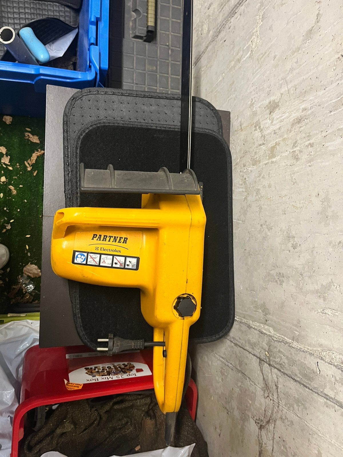 Elektrische kettingzaag, Ophalen, Gebruikt