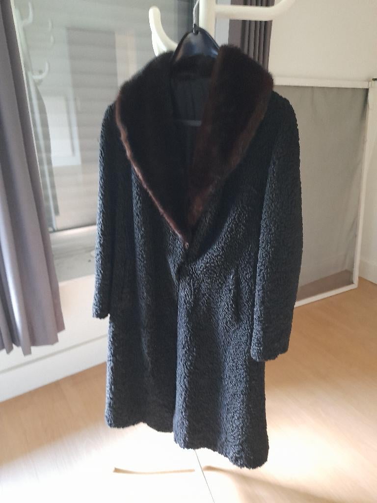 astrakan damesjas, Kleding | Dames, Ophalen, Zo goed als nieuw, Maat 42/44 (L), Zwart