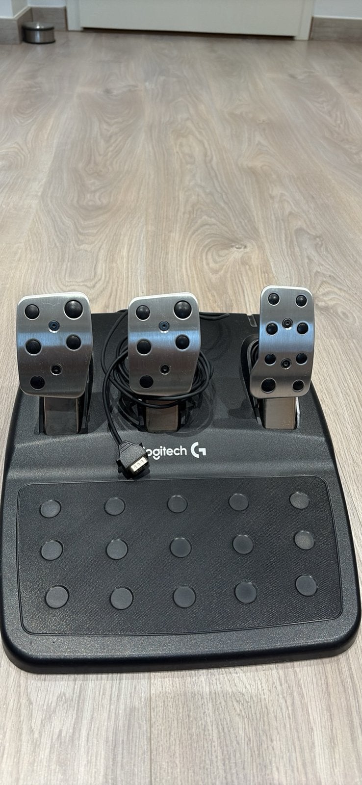 Volant + pedale logitech ps5,ps4, Enlèvement, Comme neuf