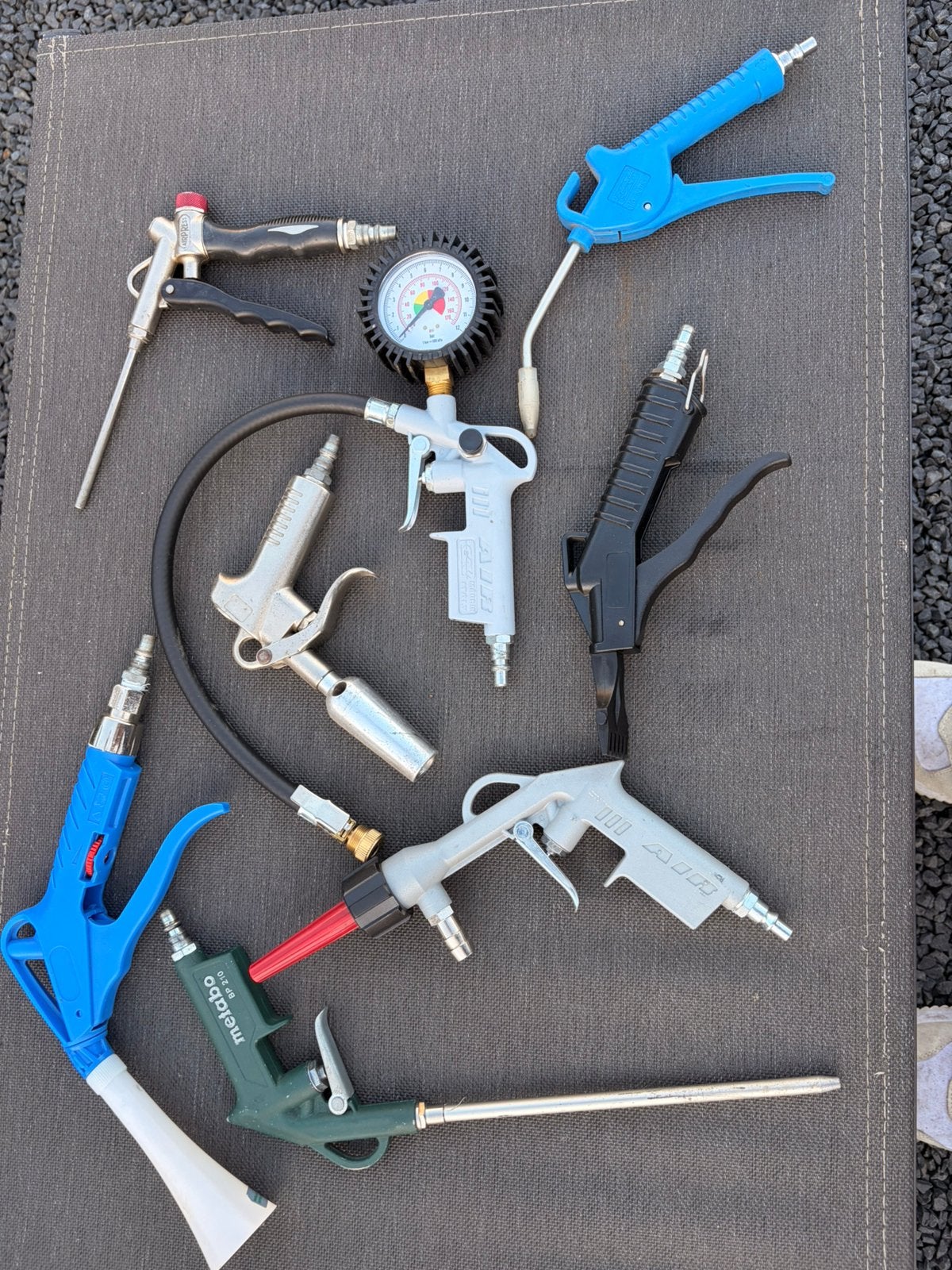 Luchtdruk pistolen +compressor darm 15m, Ophalen, Zo goed als nieuw