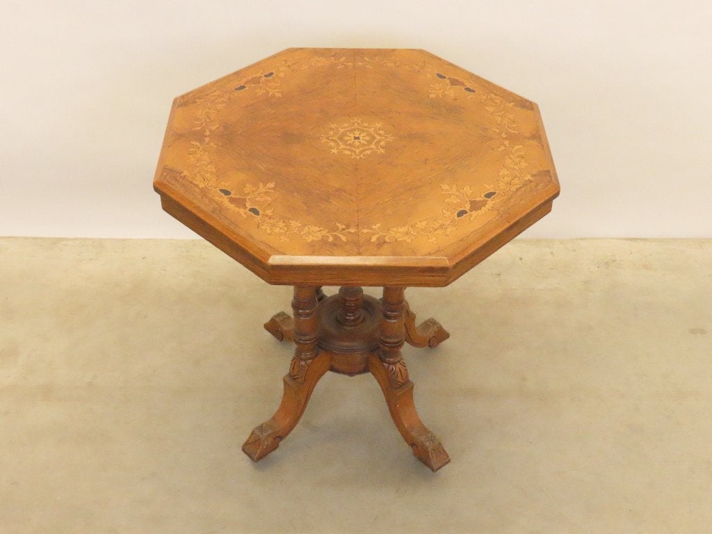 Table d'appoint octogonale avec marqueterie, Enlèvement