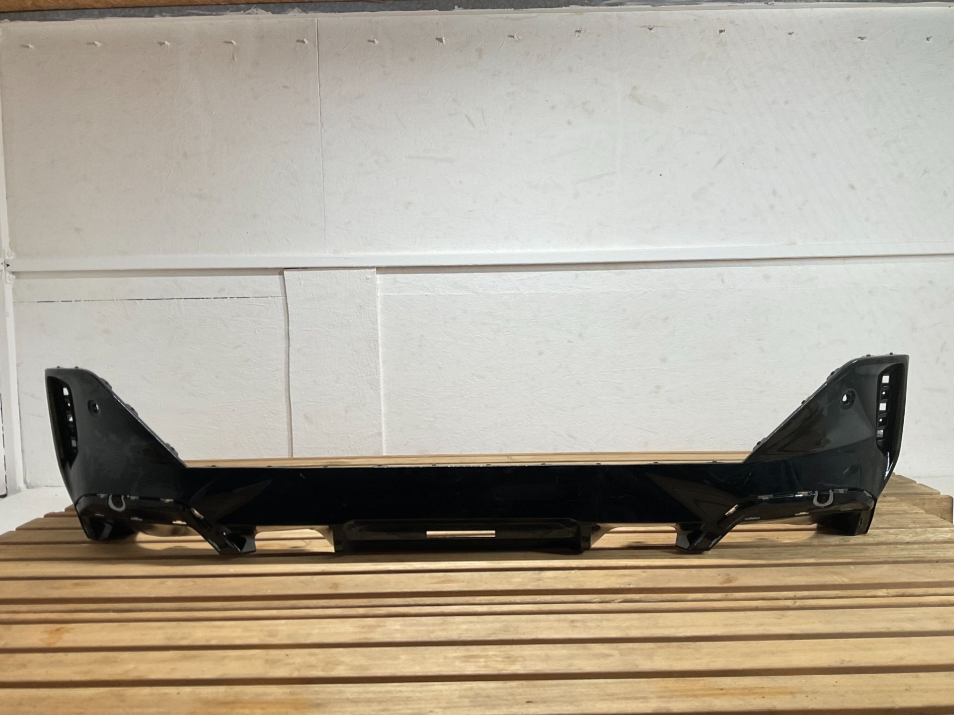 Achterbumper Diffuser BMW 5 Serie G61 MPakket Spoiler BM-118, Petuelring 130
80788  Munich, DE, Gebruikt, Info@bmw.de, Achter