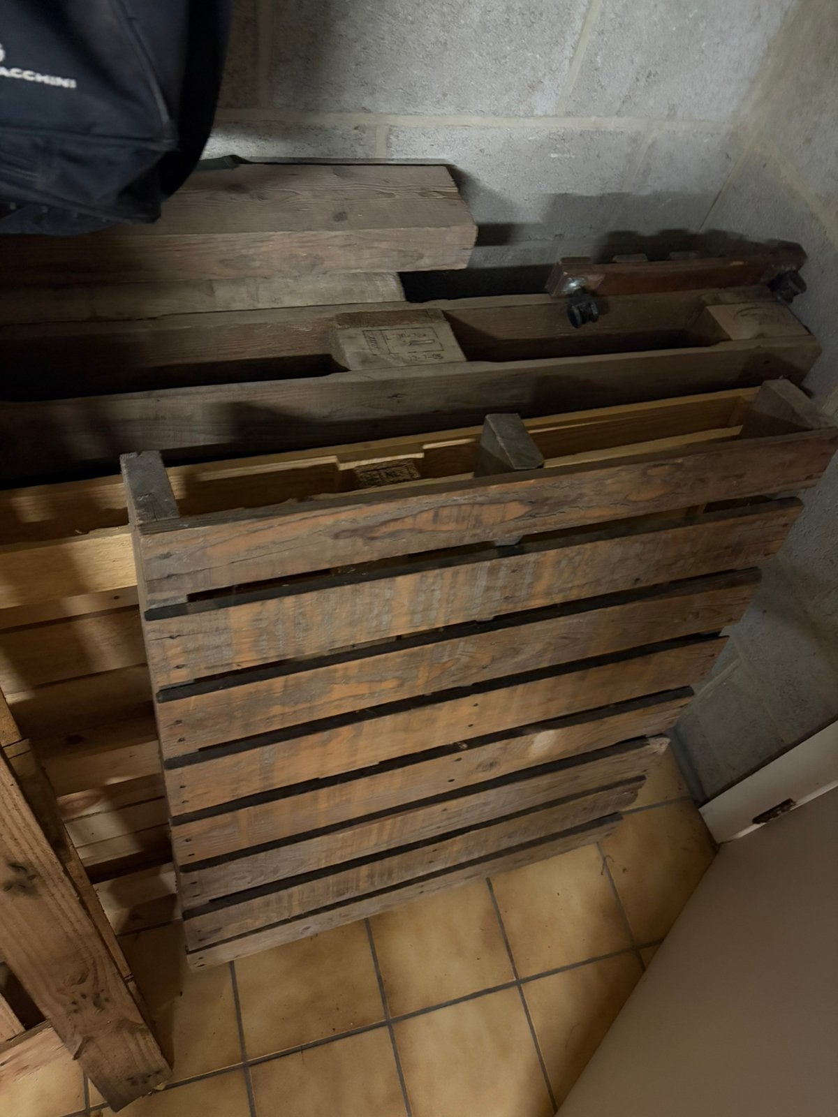 8 palettes bois sec à donner, Enlèvement, Comme neuf