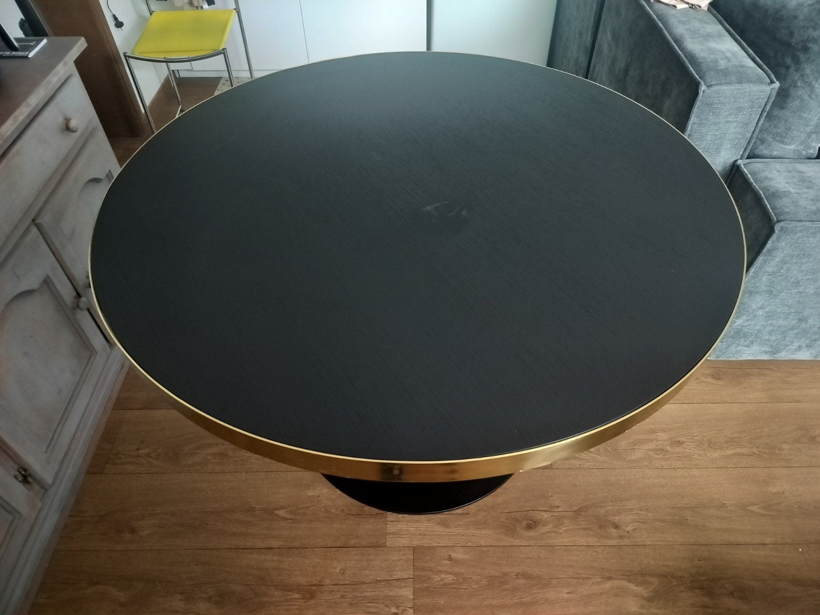 ronde zwarte tafel met gouden rand, Ophalen, Zo goed als nieuw, Rond