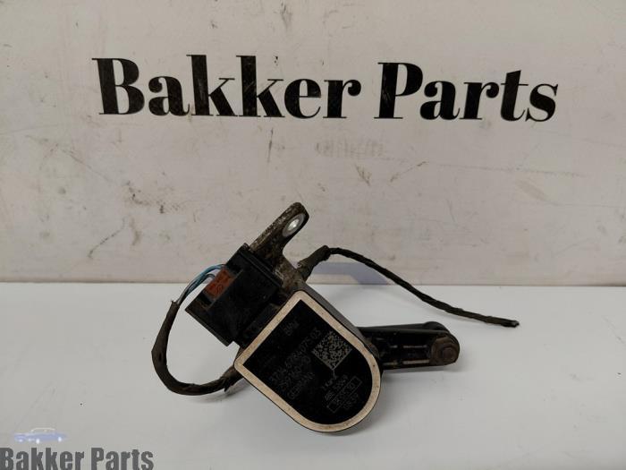 Régulateur d'hauteur Xenon d'un BMW 5-Serie, -, -, 3 mois de garantie, Utilisé