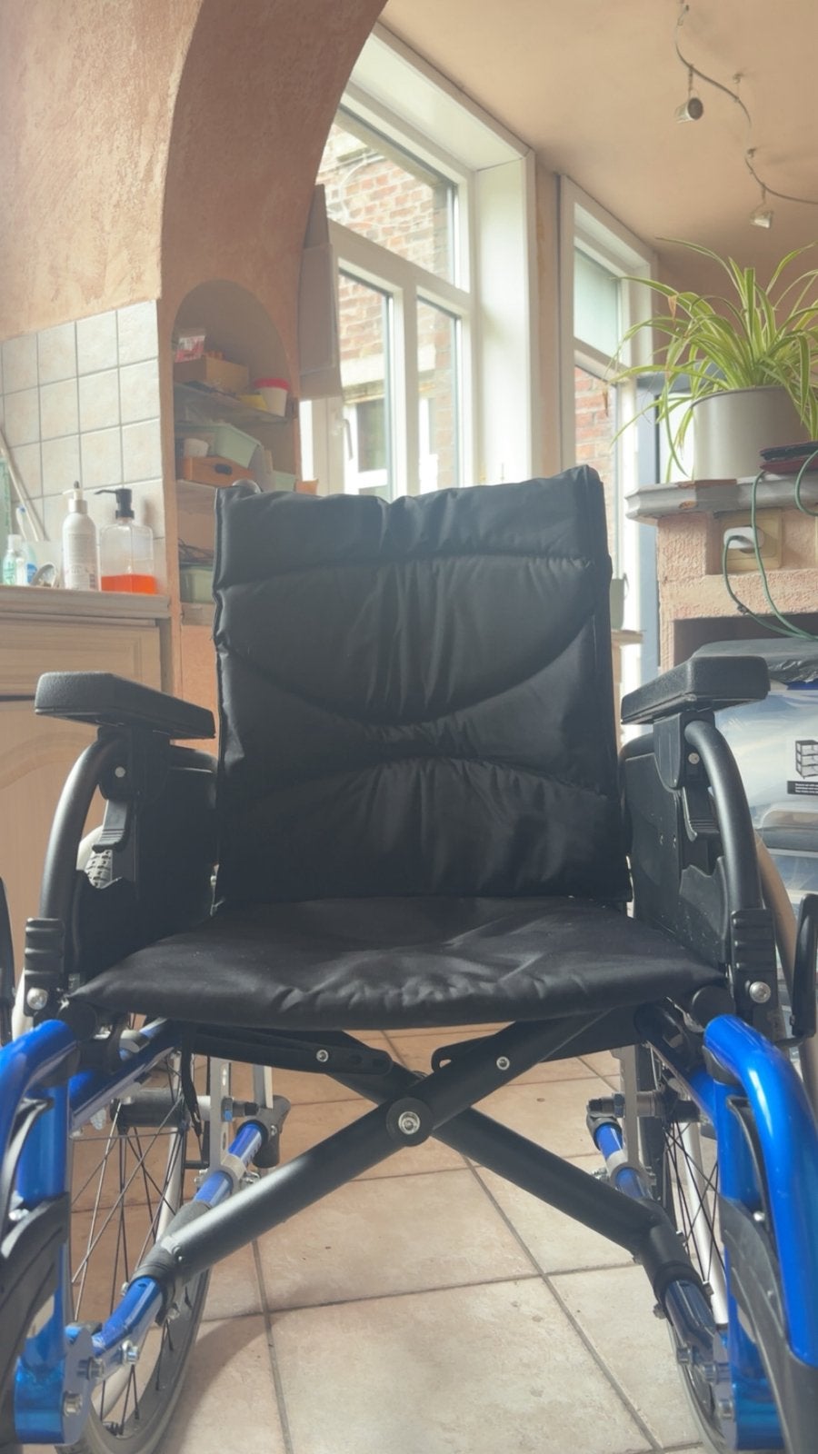 À vendre – Chaise roulante Vermeiren V300, Animaux & Accessoires, Comme neuf