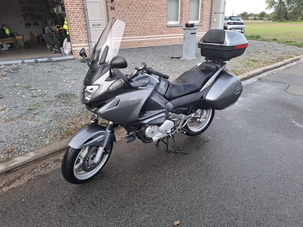 Honda Deauville NT700V ABS – 2006 – Zeer lage 23.000 km!, 2 cilinders, Occasion, Motorrijbewijs A, Cardan-aandrijving