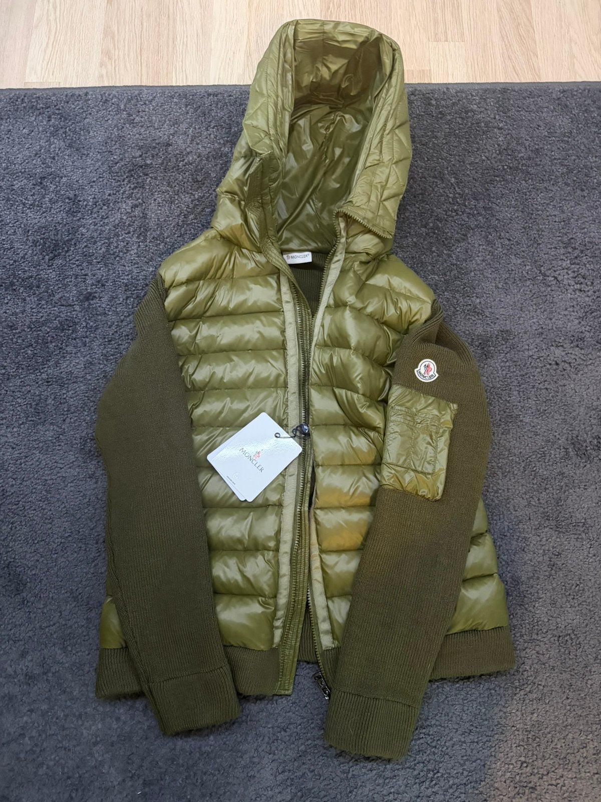 Moncler Cardigan Jacket Khaki – Size L – Excellent Condition, Ophalen of Verzenden, Zo goed als nieuw, Maat 52/54 (L), Groen