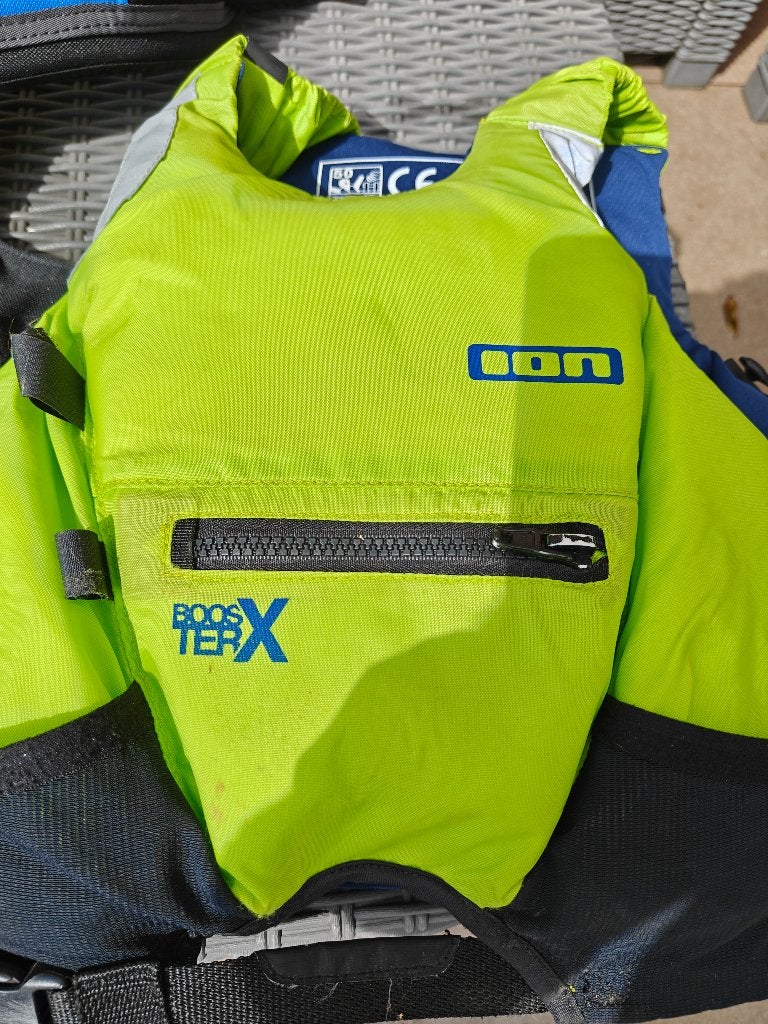 Kids 2 zwemvesten en trapeze maat XXXS evt gratis stuks..., Sports nautiques & Bateaux, Enlèvement ou Envoi, Utilisé, Autres types