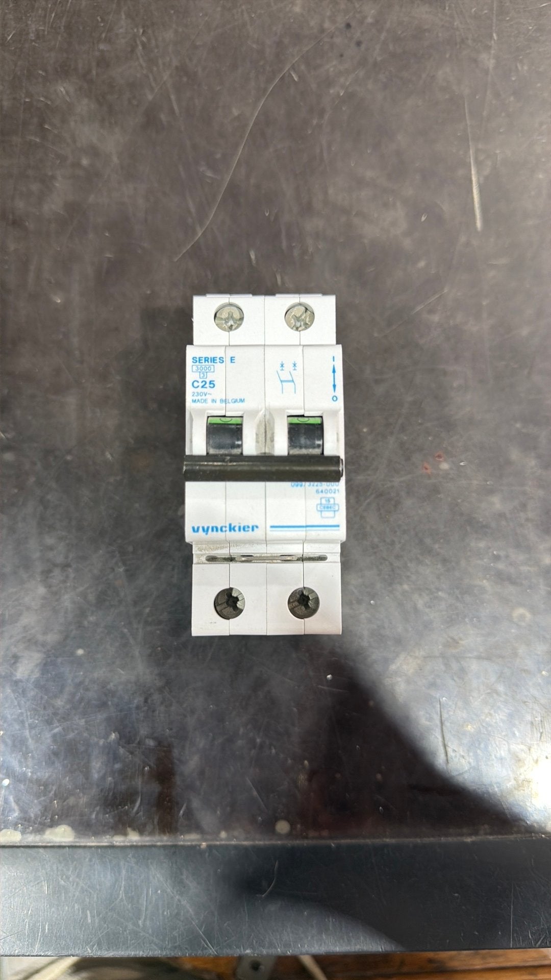 VTNCKIER AUTOMAAT 25A, Ophalen, Zo goed als nieuw