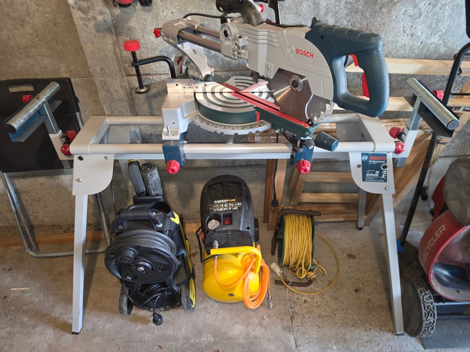 Bosch Professional GCM 80 SJ afkortzaag + GTA 2600 onderstel, 70 mm ou plus, Bosch Professional, Comme neuf, Enlèvement