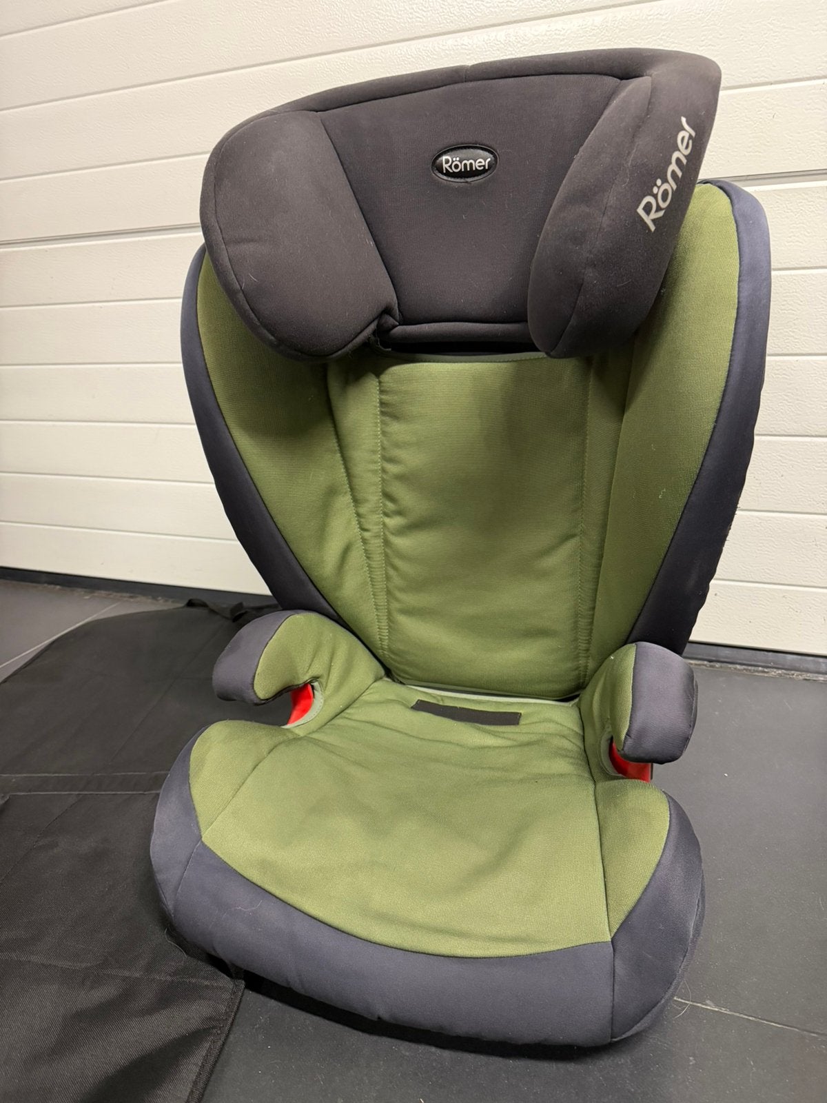 Römer kidfix autostoel + beschermmat, Kinderen en Baby's, Autostoeltjes, Ophalen, Romer, Verstelbare rugleuning, Gebruikt