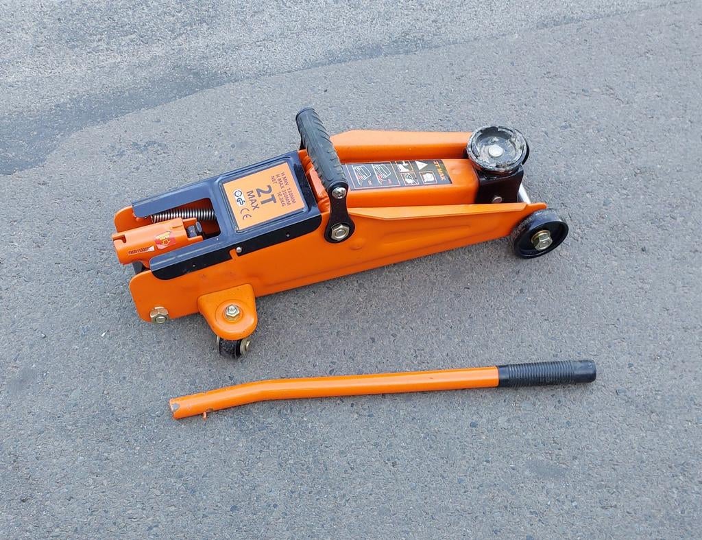 Cric hydraulique 2T, Autos : Divers, Prises, Enlèvement, Comme neuf, Hydraulique, Cric de garage