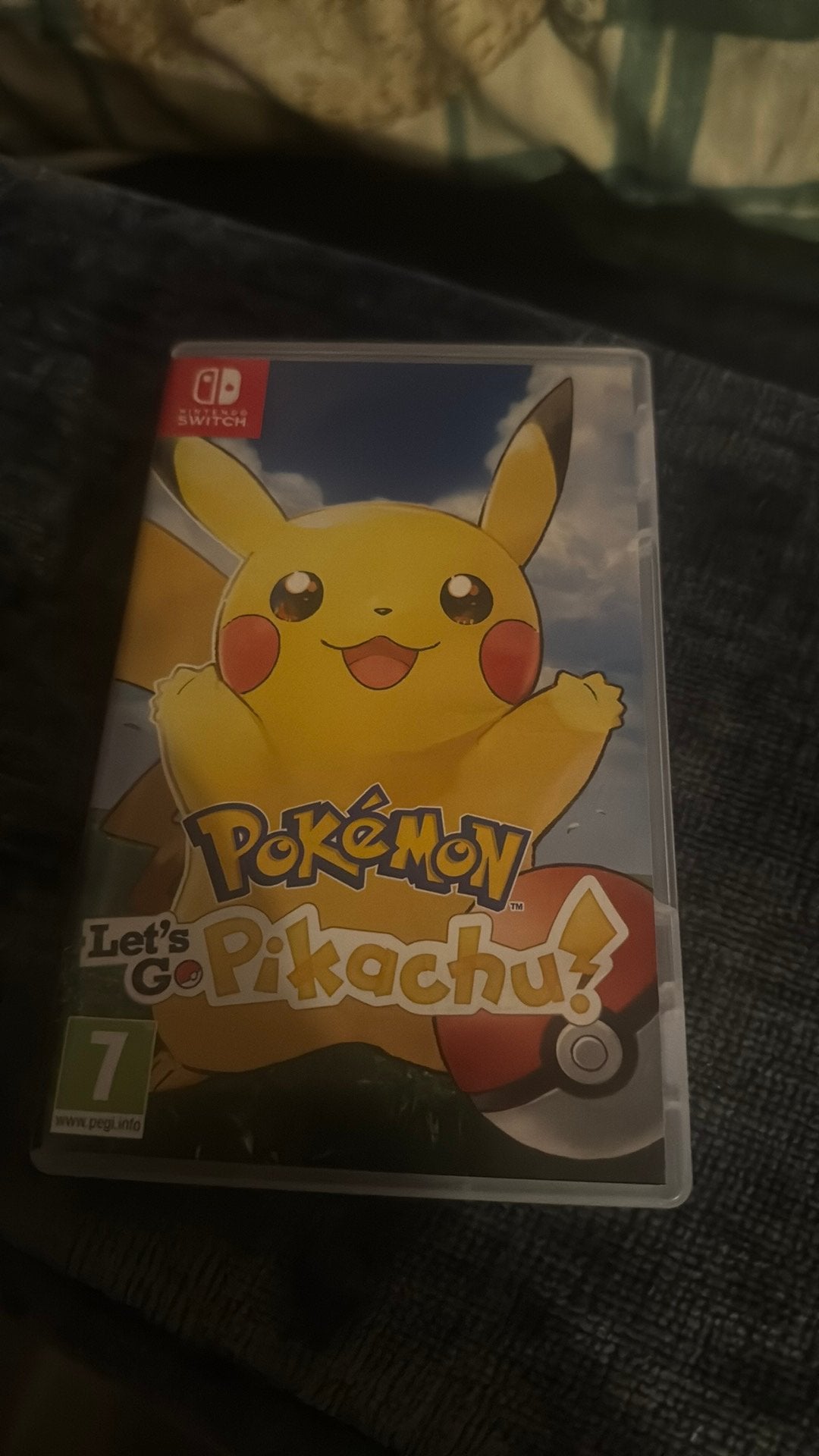 Pokemon lets go pikachu, Games en Spelcomputers, Ophalen of Verzenden, Zo goed als nieuw