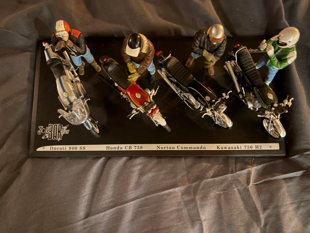 Figurine moto, Ophalen, Zo goed als nieuw