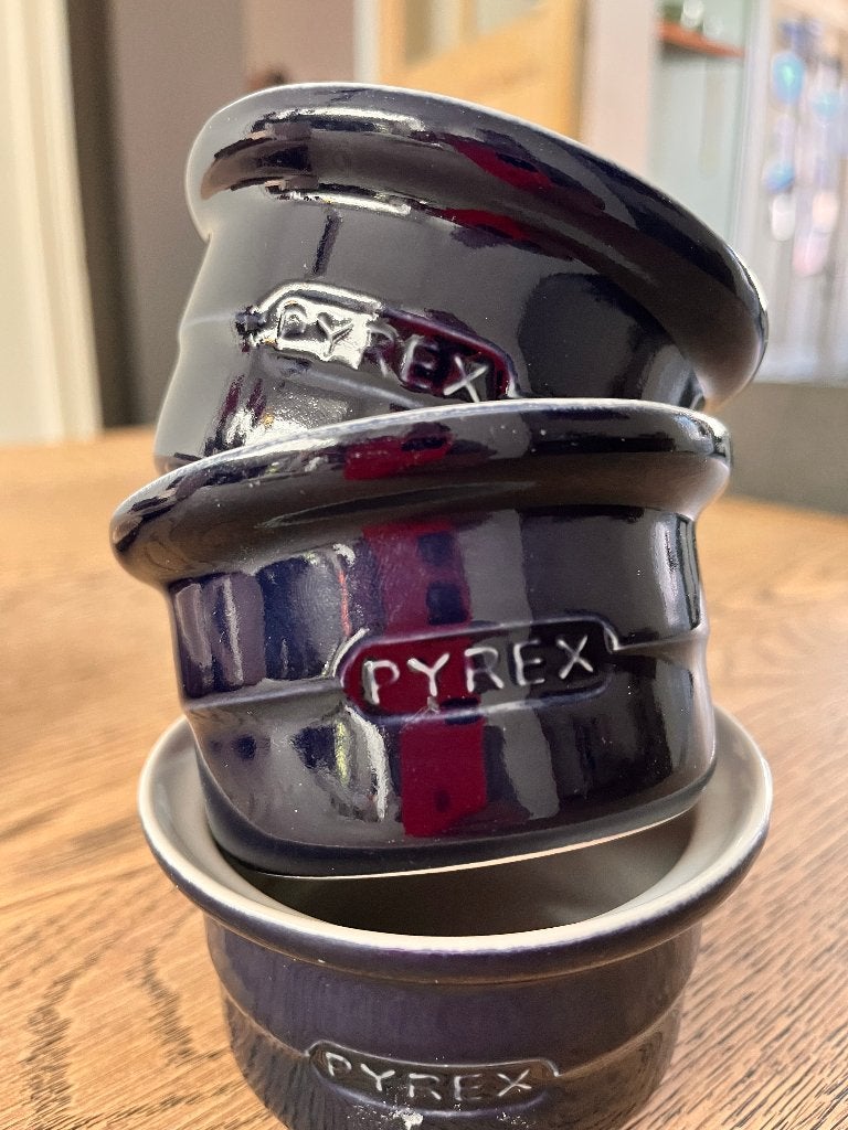 vintage Pyrex ramequins, Maison & Meubles, Cuisine | Casseroles & Poêles, Comme neuf, Autres types, Pierre/céramique, Empilable