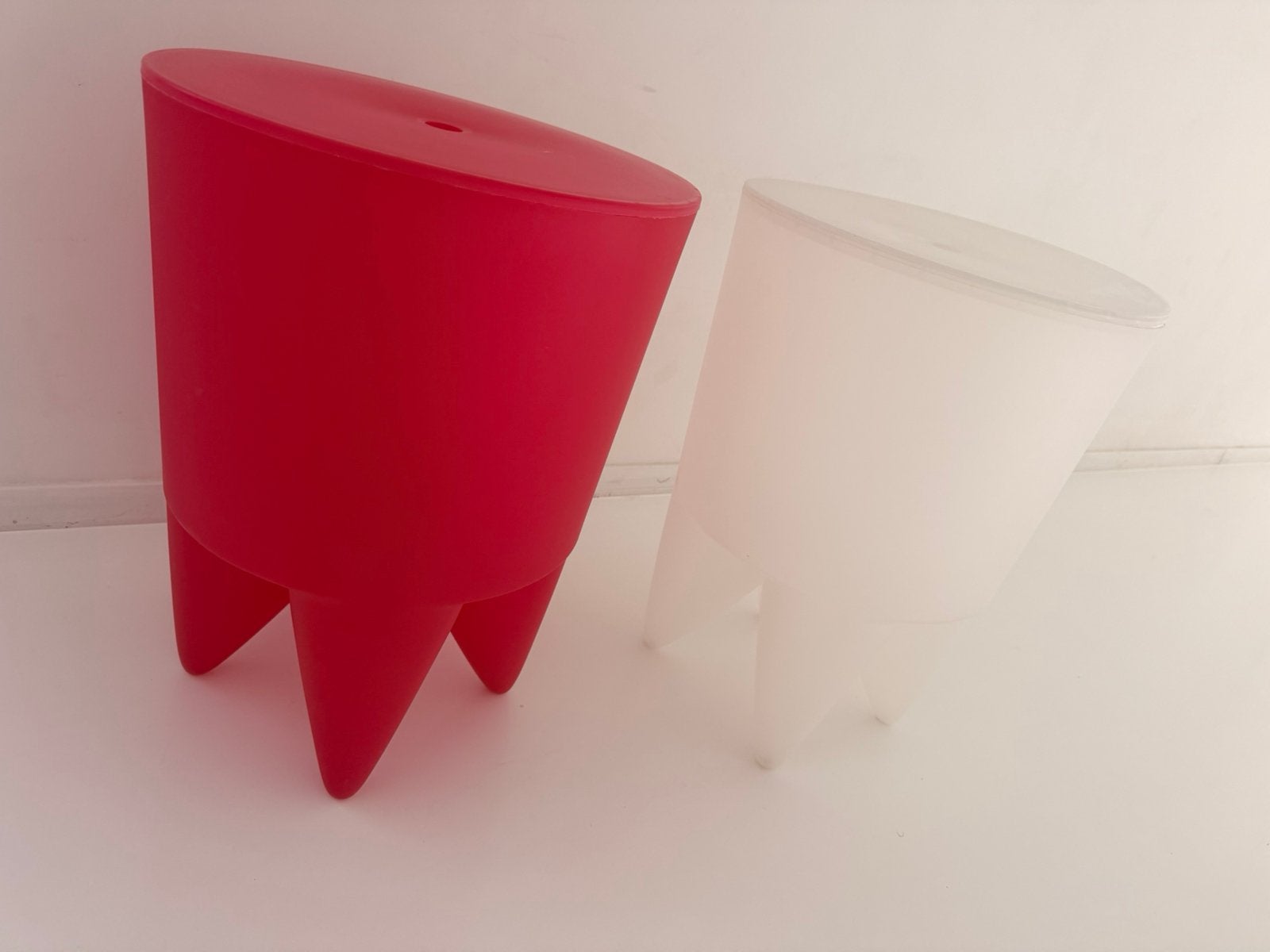 BUBU kruk wit of rood Philippe Starck, Enlèvement, Comme neuf, Plastique
