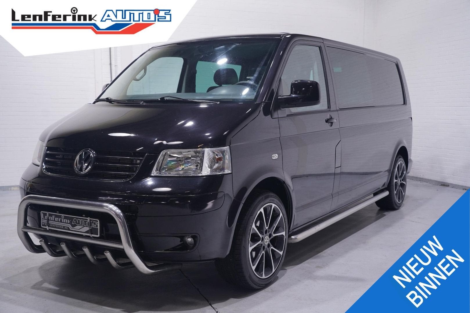 Volkswagen Transporter 2.5 TDI 174 pk Dubbel Cabine L2 Autom, Auto's, Automaat, Zwart, Parkeersensor, Bedrijf