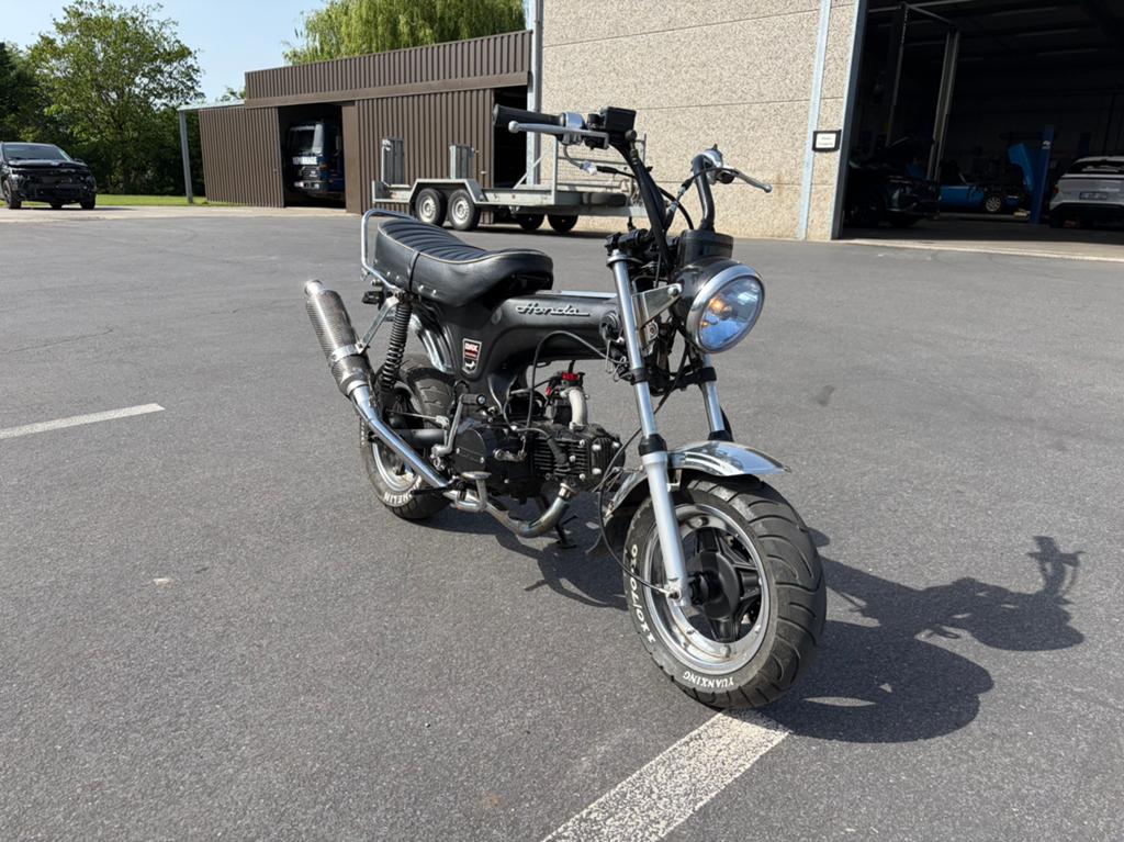 B klasse dax brommer 90cc, Fietsen en Brommers, Brommers | Crossbrommers, Zo goed als nieuw, Ophalen, Overige merken