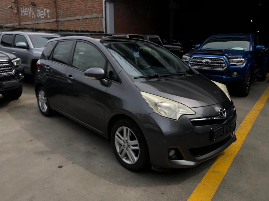 Toyota verso s 1,3 essence 2013 € 5, Autos, Toyota, Achat, Entreprise, Verso-S, 5 portes
