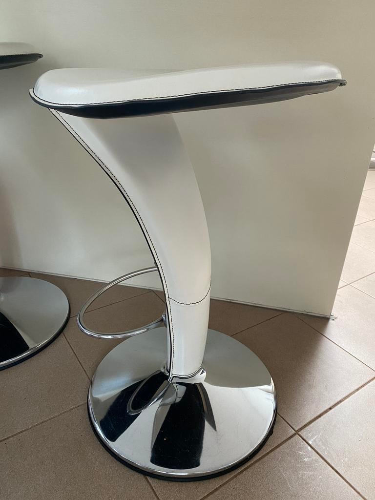 3 witte krukken - barkrukken - hoge stoelen, Huis en Inrichting, Barkrukken, Ophalen, Zo goed als nieuw