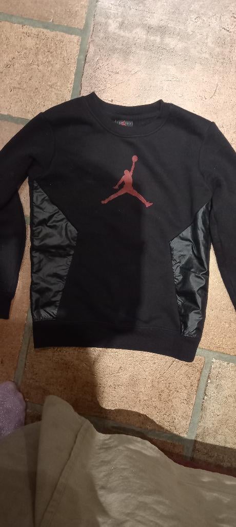 pull noir Nike Air Jordan taille 110, Garçon ou Fille, Enlèvement ou Envoi, Pull ou Veste, Comme neuf