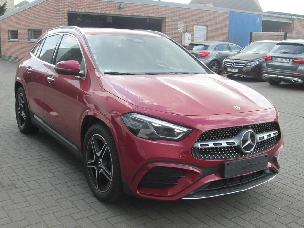 Mercedes-Benz GLA 180 AMG MEMORY TREKHAAK CAMERA, Autos, Euro 6, Entreprise, Carnet d'entretien, Alcantara