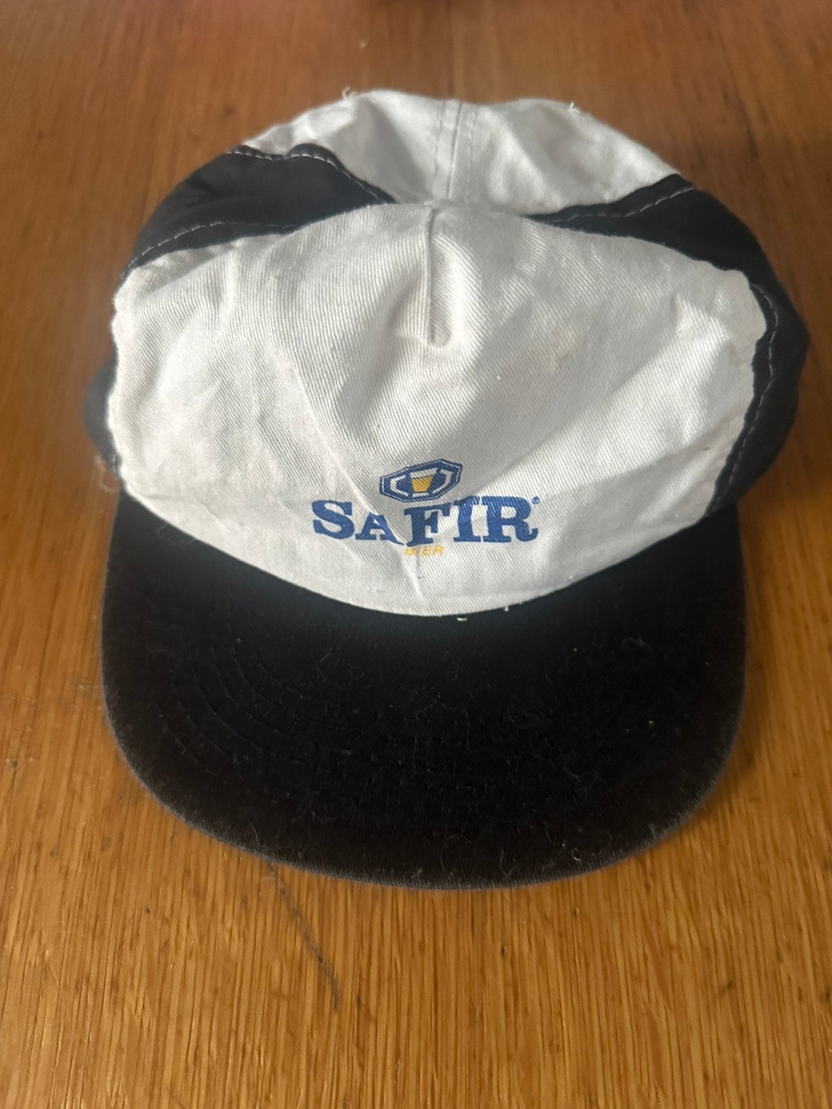 Petje Safir Eendracht Aalst, Enlèvement, Porté, Casquette