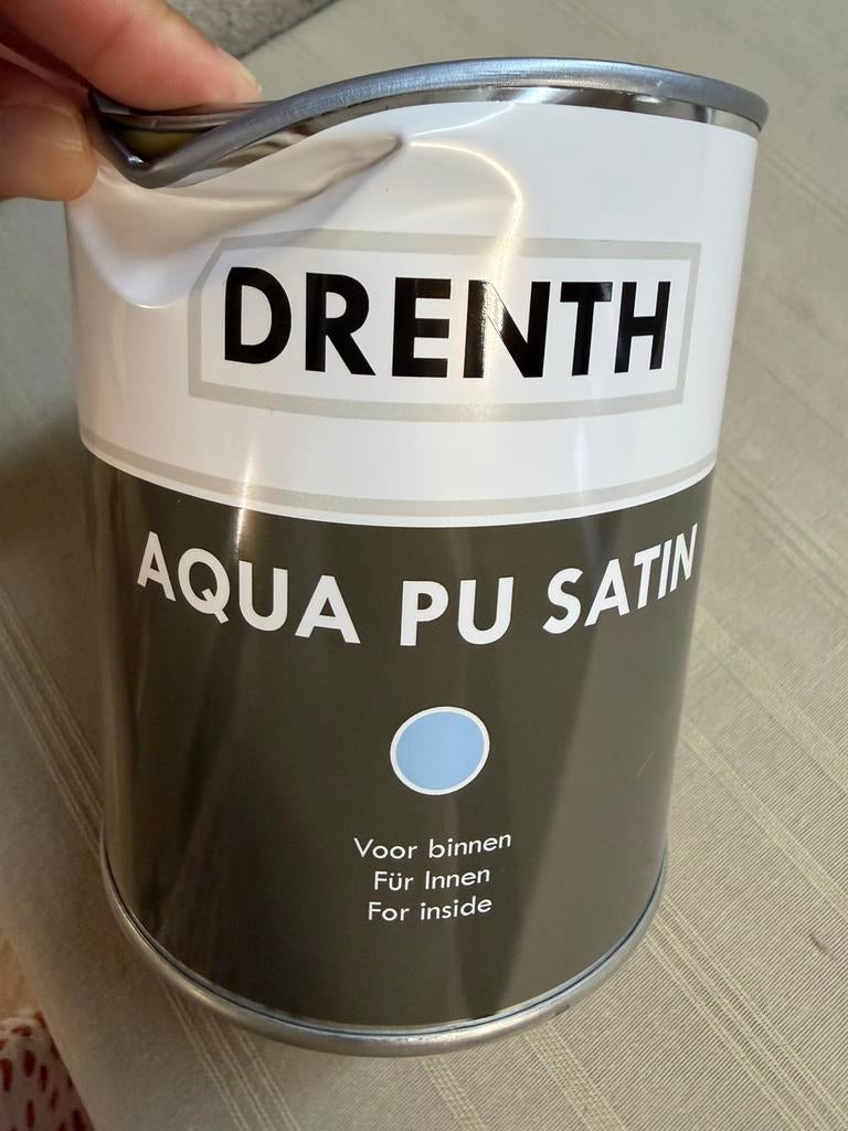 Witte krasvaste watergedragen lak voor binnen 1liter, Ophalen of Verzenden, Nieuw, Acrylverf