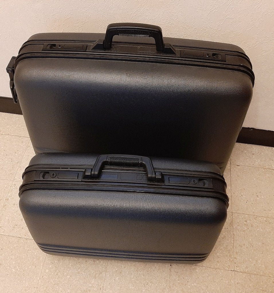 2 reiskoffers, harde kunststof, zwart, Handtassen en Accessoires, Koffers, Gebruikt, Hard kunststof, Slot, 45 tot 55 cm