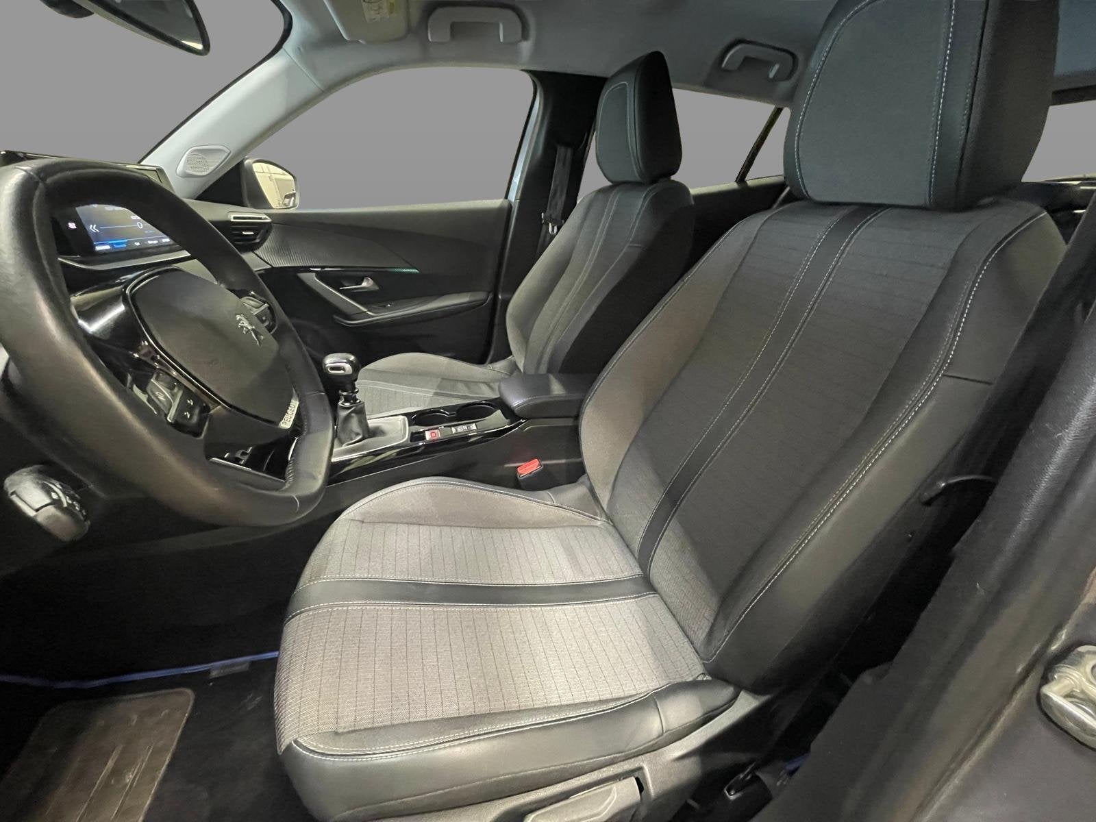 Peugeot 2008 1.2 Puretech 96kW S&S Active, Voorwielaandrijving, Stof, Gebruikt, 124 g/km