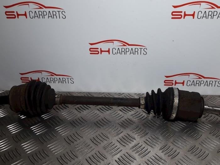 Aandrijfas links-voor van een Opel Corsa, Auto-onderdelen, Gebruikt, -, -, Opel