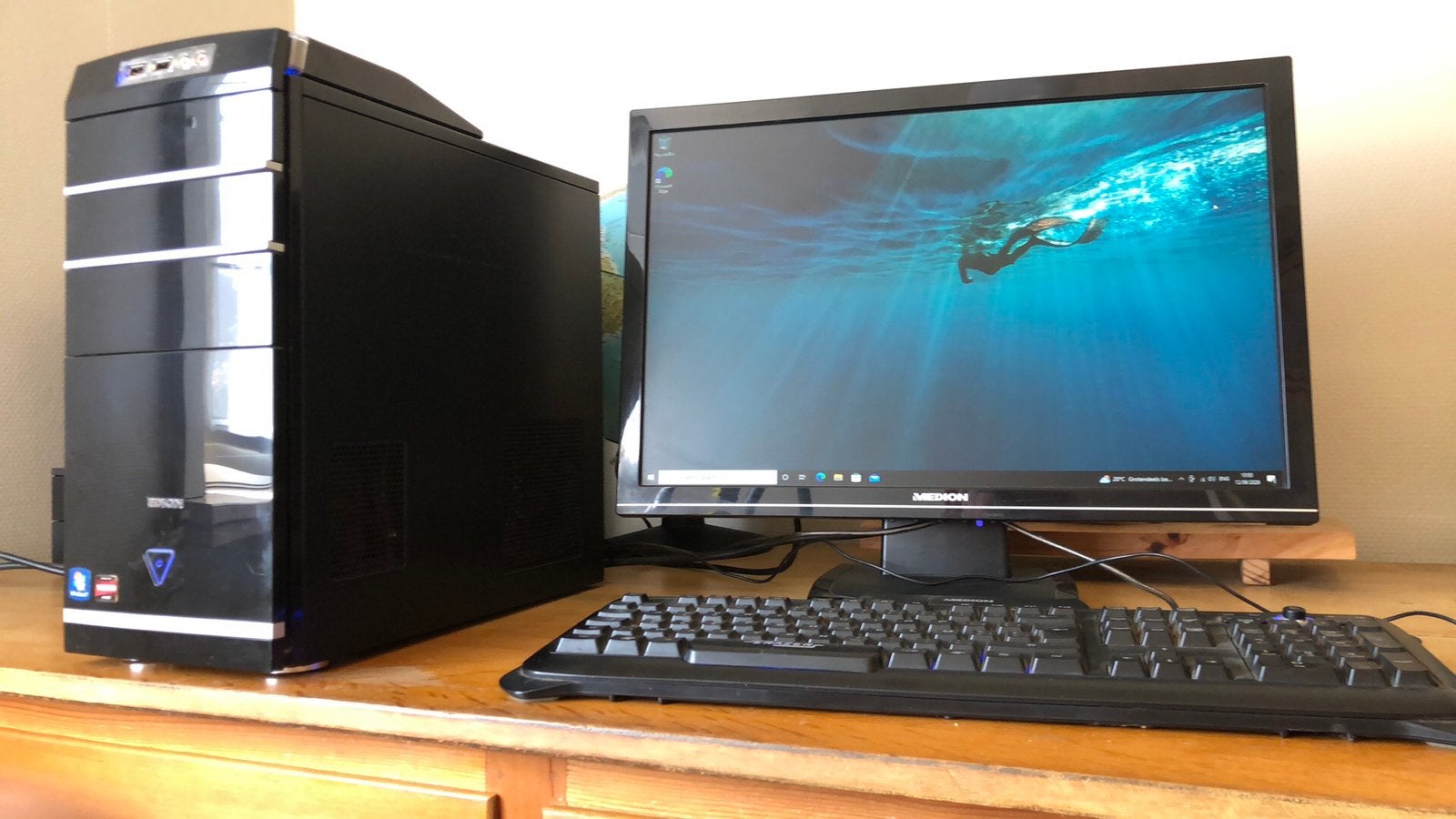 Medion pc + toetsenbord+scherm+muis, Ophalen, Zo goed als nieuw