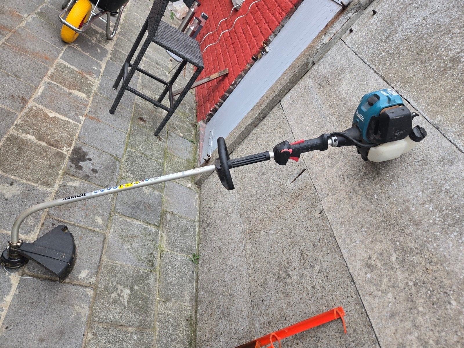 bosmaaier makita, Ophalen, Makita
