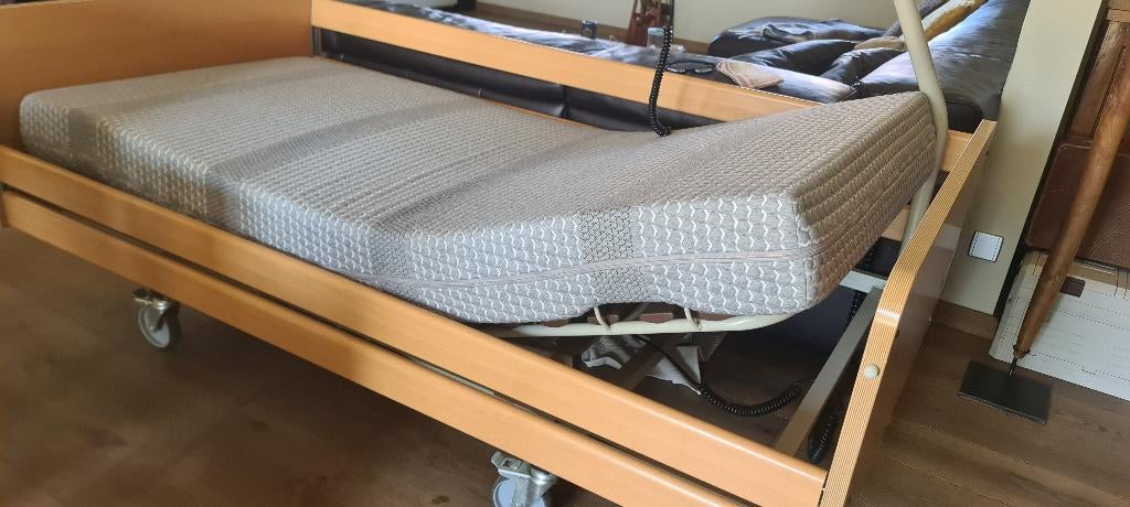 ziekenhuisbed, Diversen, Verpleegmiddelen, Zo goed als nieuw, Ophalen