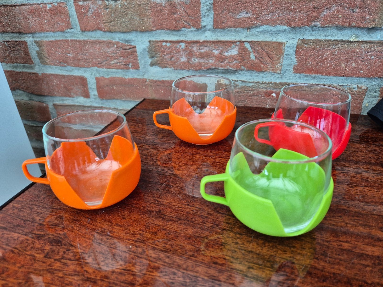 4 tasses style Space Age, Maison & Meubles, Enlèvement ou Envoi