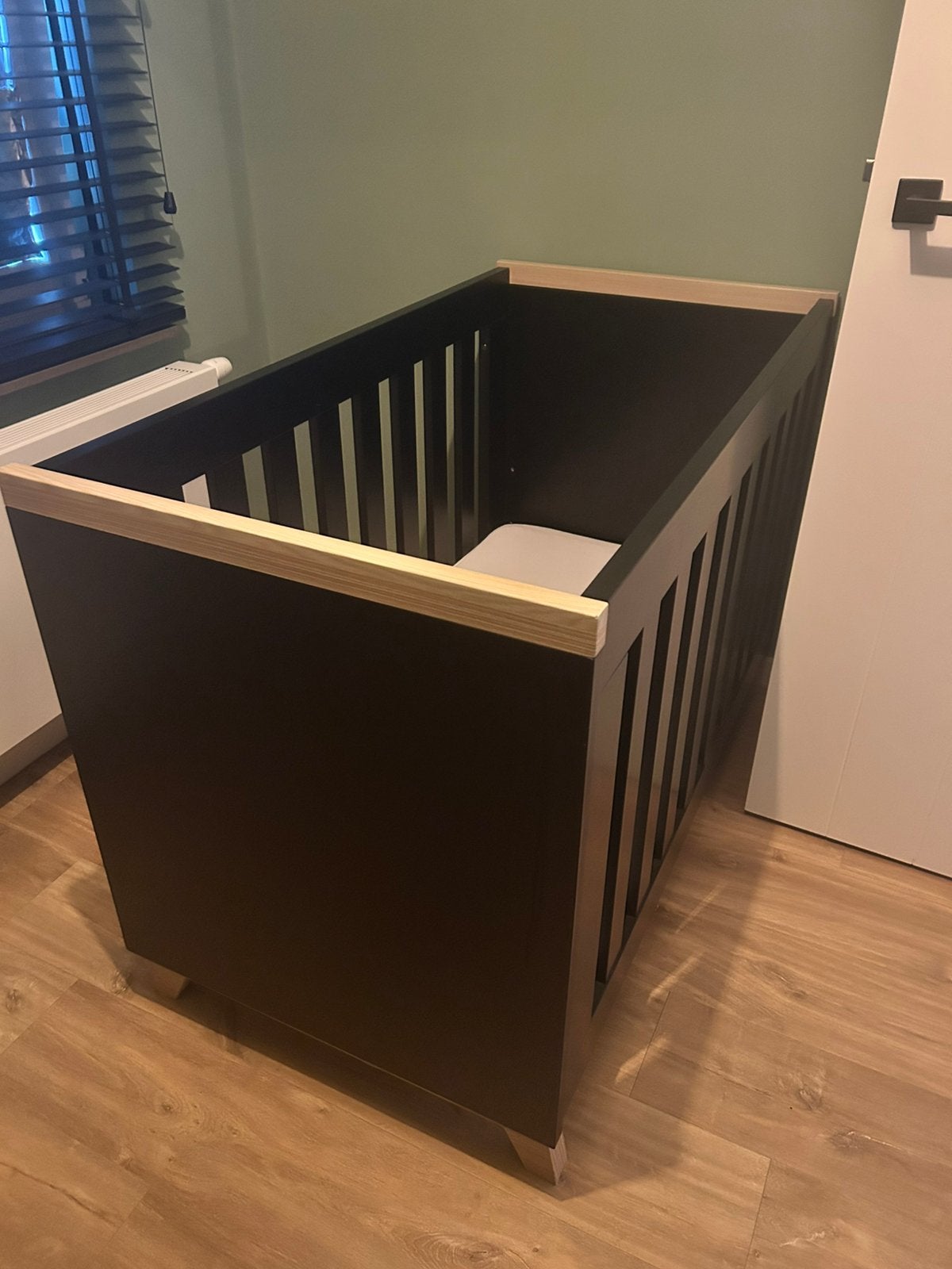 Baby bed, Kinderen en Baby's, Kinderkamer | Complete kinderkamers, Ophalen, Gebruikt, Jongetje of Meisje
