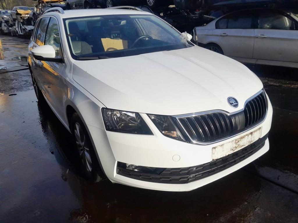 MOTORKAP Skoda Octavia Combi (5EAC) (5EU823031), Auto-onderdelen, Gebruikt, Skoda, Motorkap