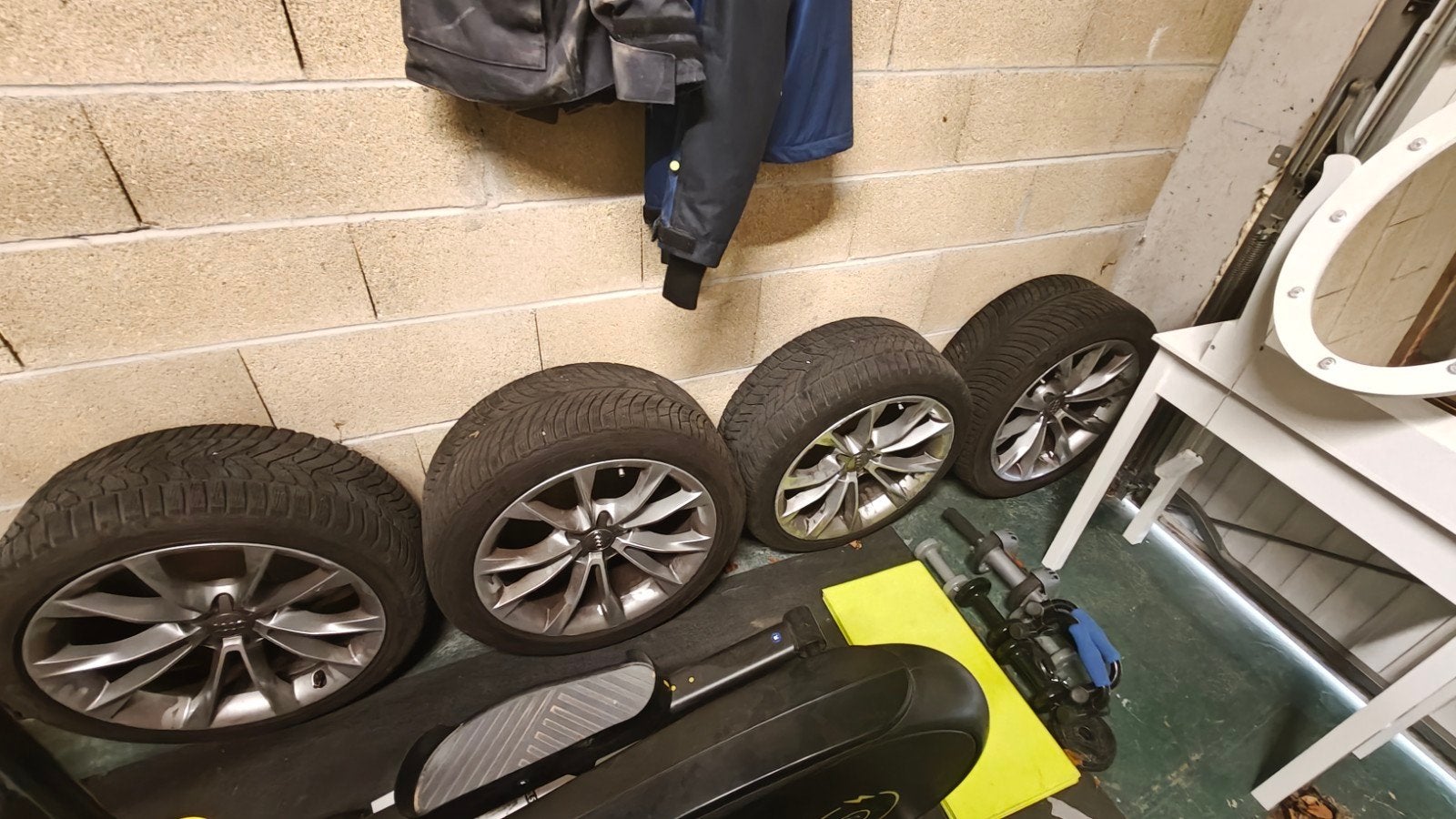 Jantes Audi + pneus hiver., Enlèvement, Utilisé