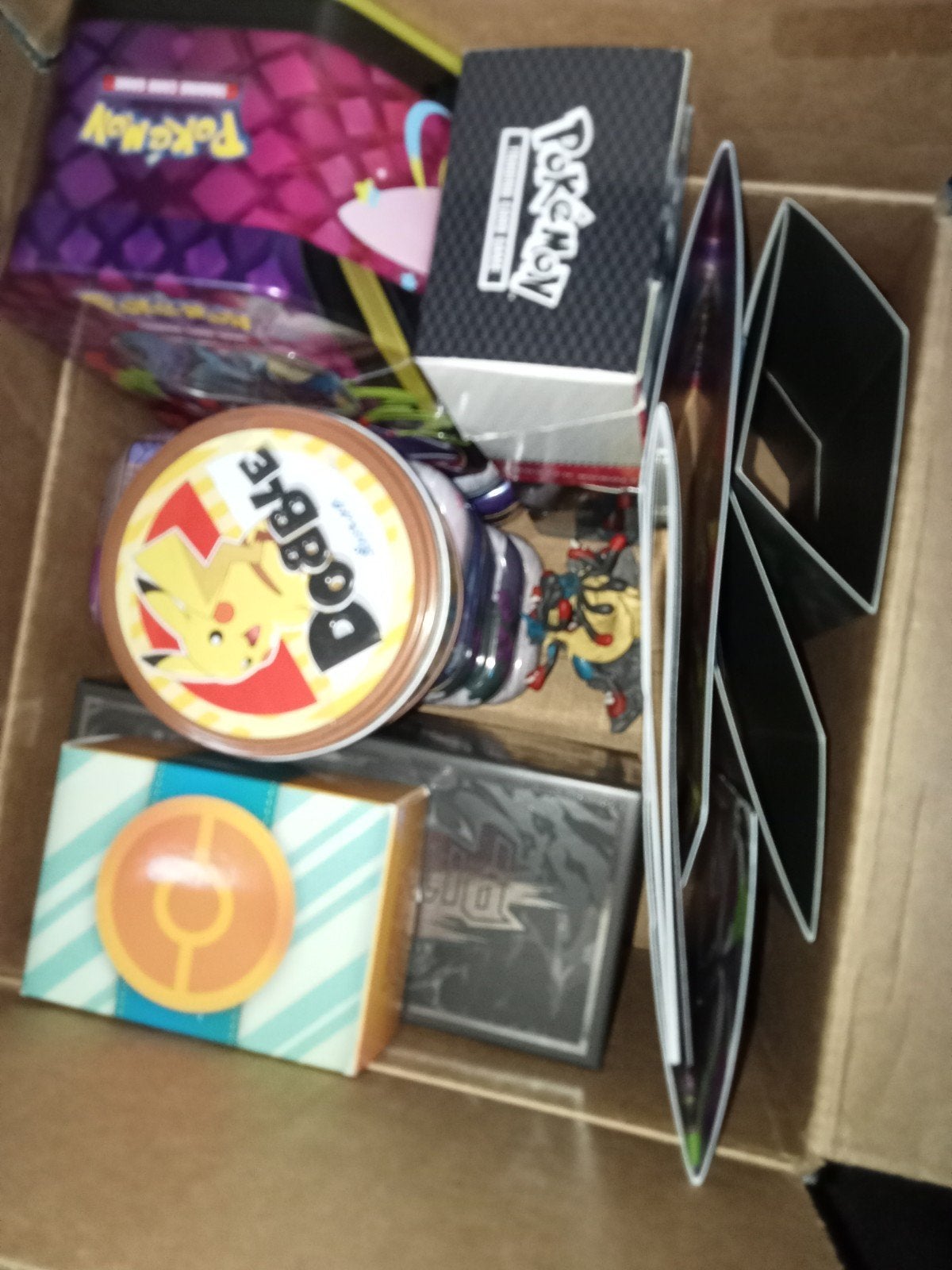 lotje pokemon, Ophalen of Verzenden, Zo goed als nieuw, Meerdere kaarten, Foil