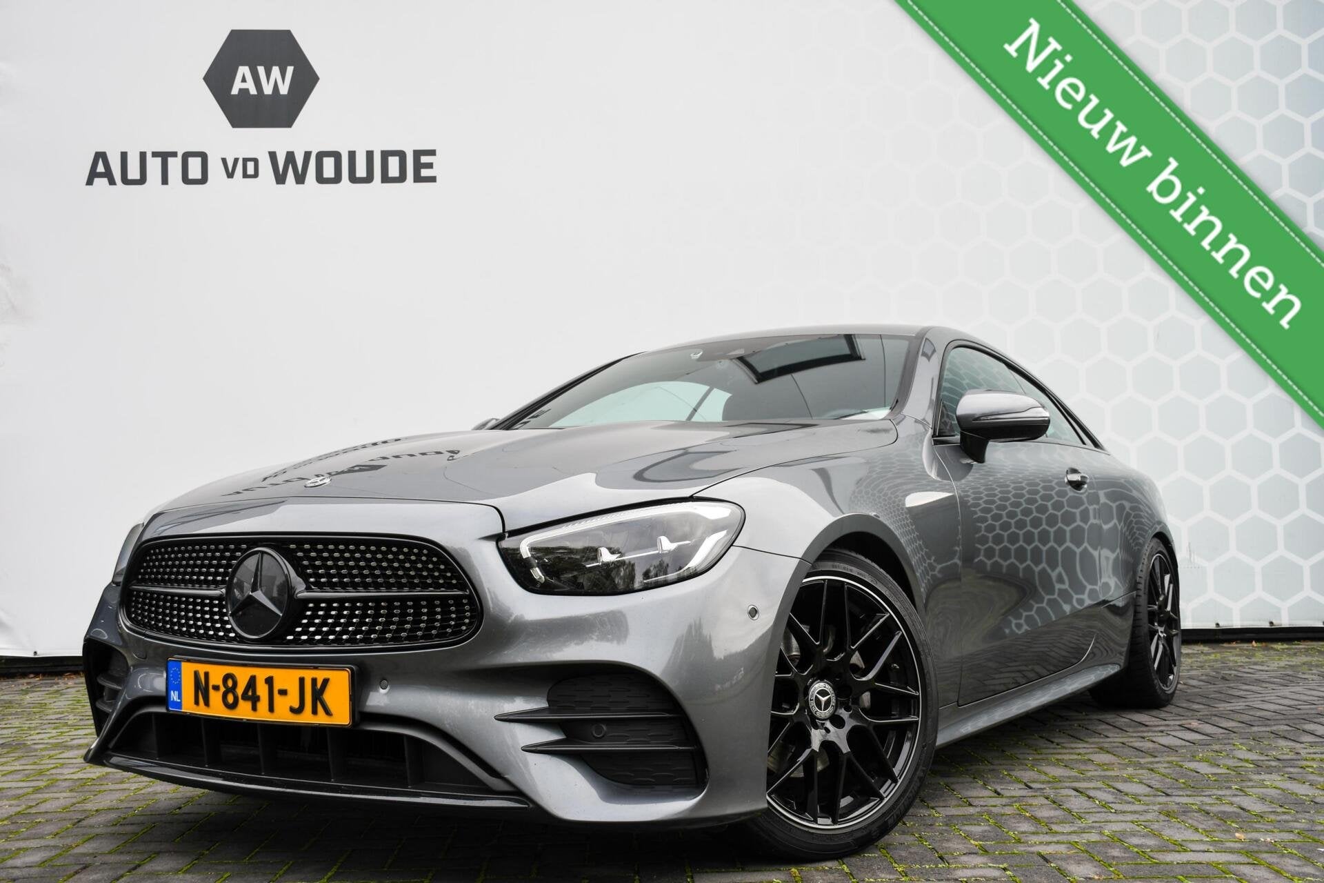 Mercedes-Benz E-Klasse Coupé 200 AMG Line Leer Camera Autom, Autos, Cuir, Argent ou Gris, 1800 kg, Noir