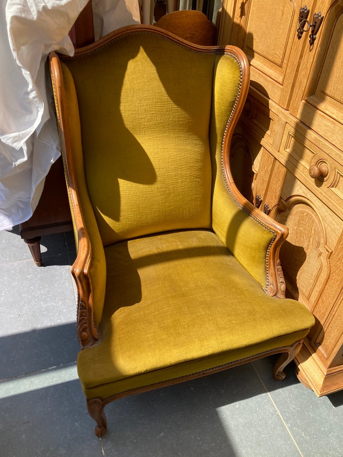 Bergere fauteule, Enlèvement