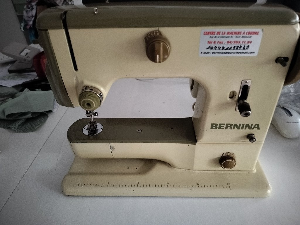 Machine à coudre, Hobby & Loisirs créatifs, Machines à coudre & Accessoires, Enlèvement, Utilisé, Machine à coudre, Bernina