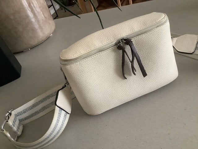 2 crossbody tasjes nieuw en als nieuw !, Handtassen en Accessoires, Tassen | Damestassen, Ophalen of Verzenden, Wit