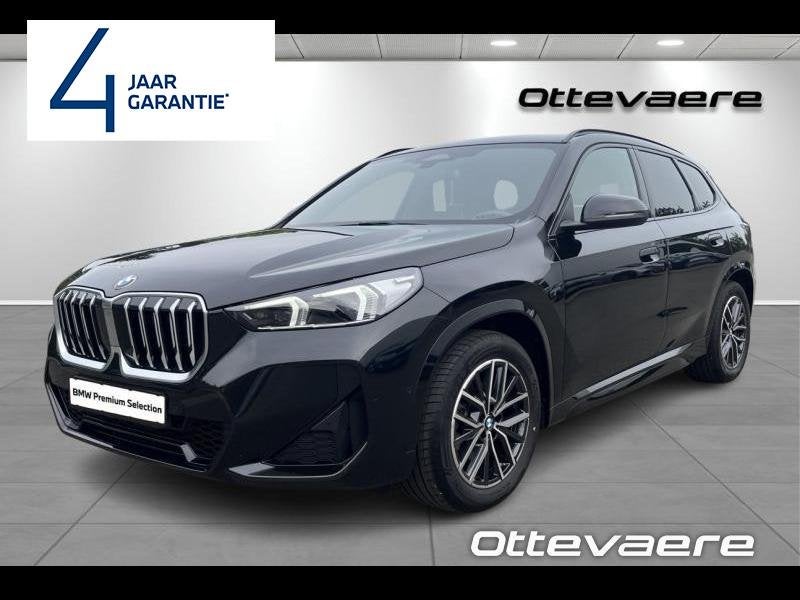 BMW X1 sDrive18i M-Sport Pano Dak, Zwart, 136 pk, Zwart, Parkeerassistent