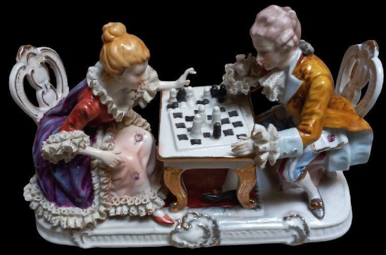 schaakspelend koppel., Antiek en Kunst, Ophalen