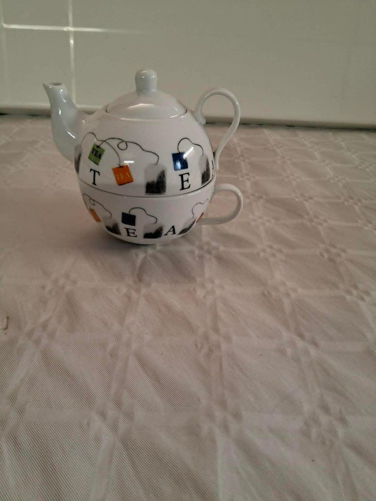 theepot, Ophalen, Porselein